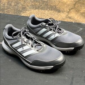 Adidas tech response EE9420 Men's Black and Gray Athletic golf Shoes sz. 12